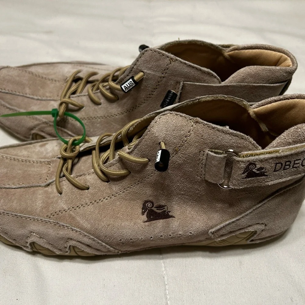 DBECK  Men's Beige Suede Chukka Boots size 39 GUC